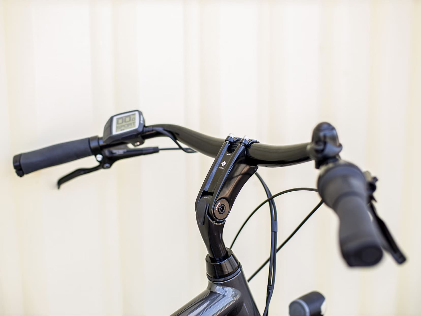 Vélo de Ville Électrique Trek District+ 1 Shimano Nexus 400 Wh Gris 2023 – Image 3